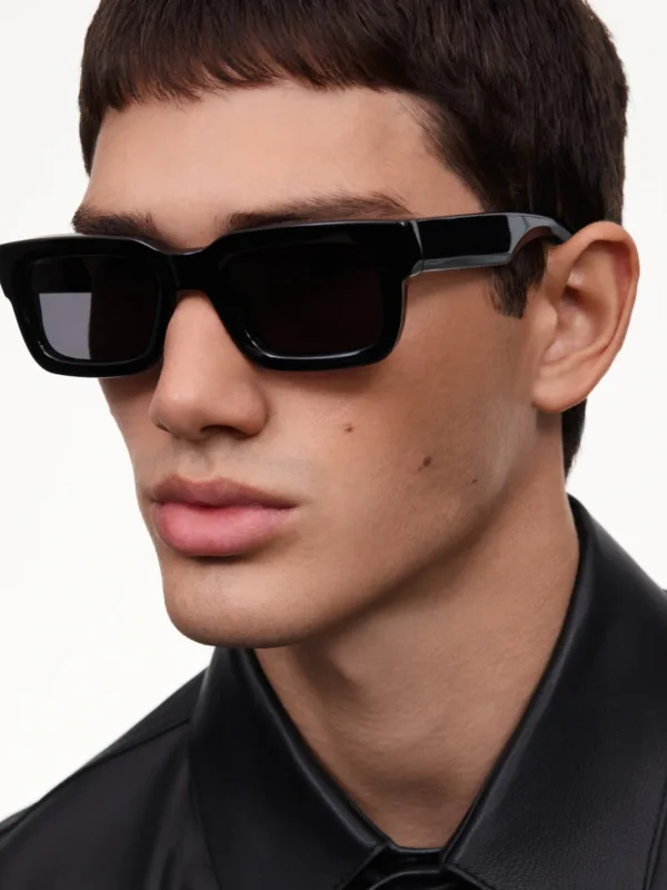 05.2 black 4